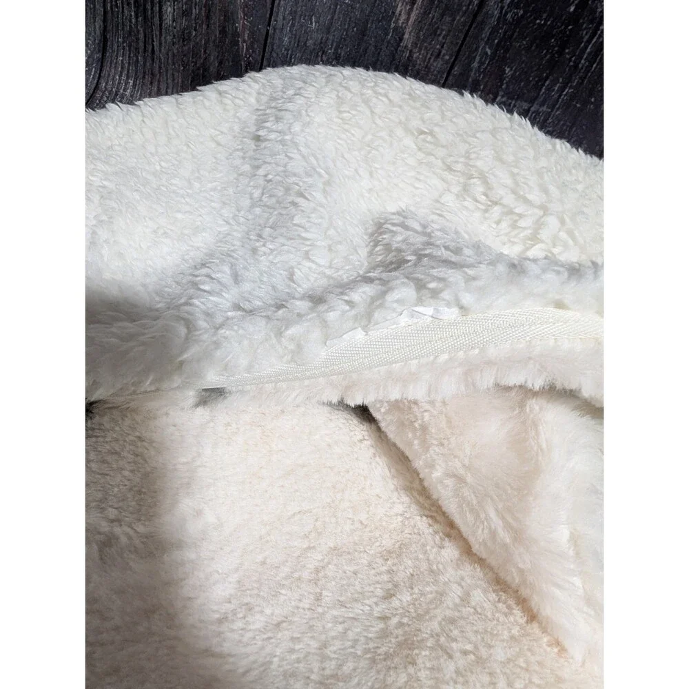 Set Of 2 UGG Koolaburra Gray White Plaid Pillow Cases Faux Shearling Zip 27